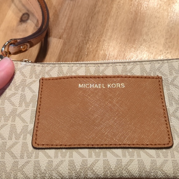 Michael Kors cream & tan double zip wristlet - Picture 11 of 11